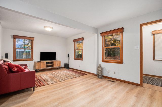 2932 S 3rd Street, Niles, MI 49120