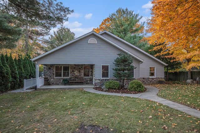 2932 S 3rd Street, Niles, MI 49120