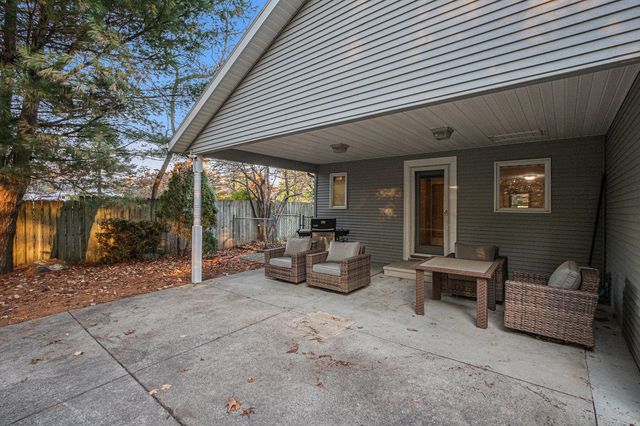 2932 S 3rd Street, Niles, MI 49120