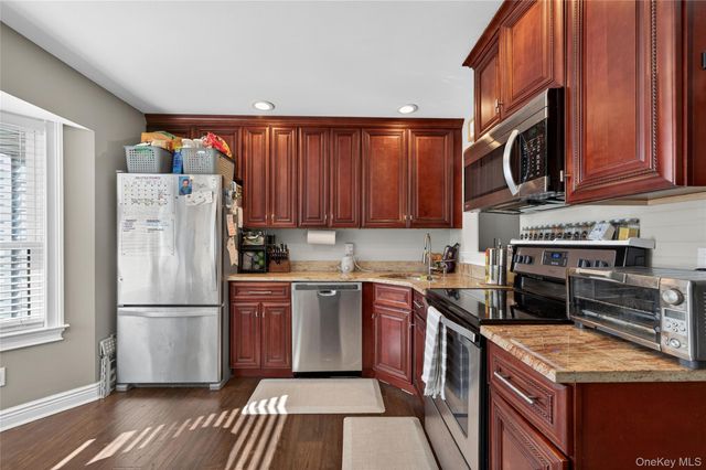 171 Melanie Way, Commack, NY 11725