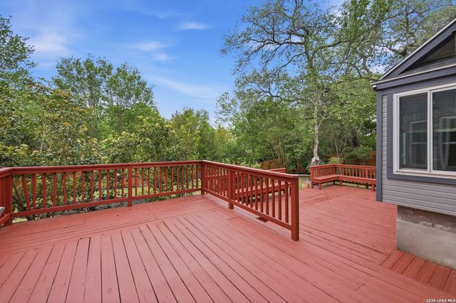 18143 SUMMER KNOLL DR, San Antonio, TX 78258