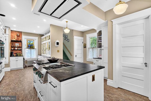14 N MAIN ST, Cranbury, NJ 08512