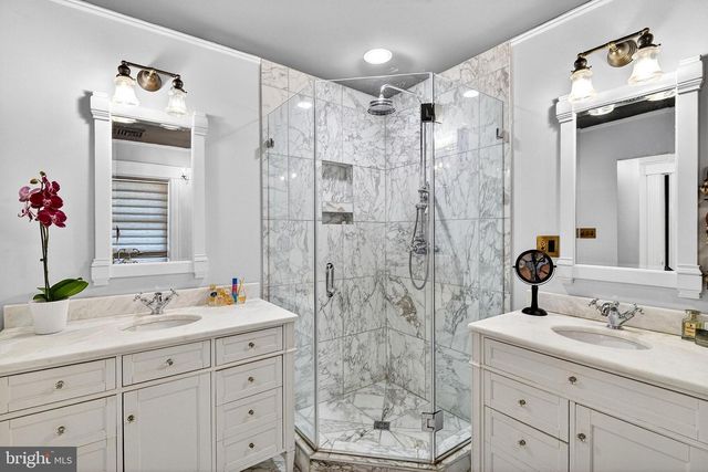 14 N MAIN ST, Cranbury, NJ 08512
