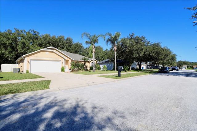 935 WILLOW RUN STREET, Minneola, FL 34715