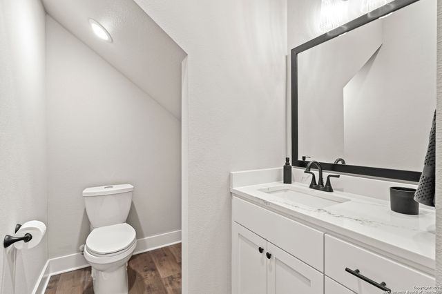1687 Noble Trl, Canyon Lake, TX 78133