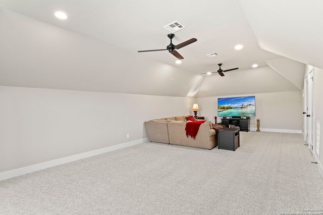 1687 Noble Trl, Canyon Lake, TX 78133