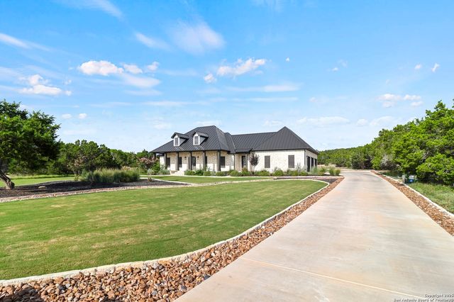 1687 Noble Trl, Canyon Lake, TX 78133