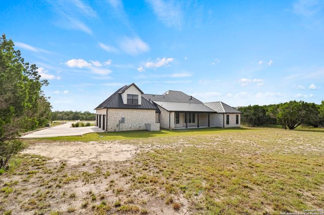 1687 Noble Trl, Canyon Lake, TX 78133