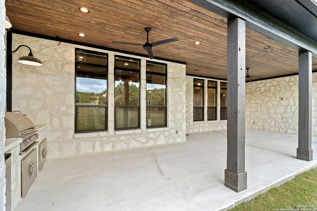 1687 Noble Trl, Canyon Lake, TX 78133