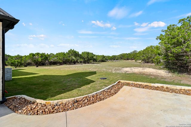 1687 Noble Trl, Canyon Lake, TX 78133