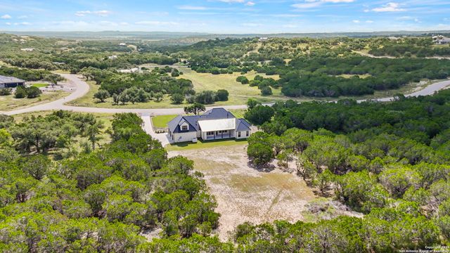 1687 Noble Trl, Canyon Lake, TX 78133