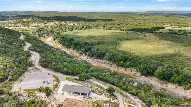 1687 Noble Trl, Canyon Lake, TX 78133