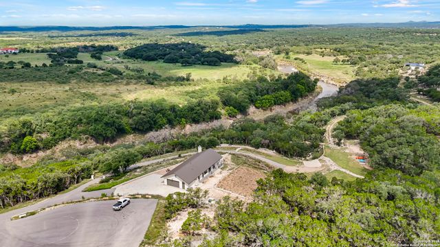 1687 Noble Trl, Canyon Lake, TX 78133