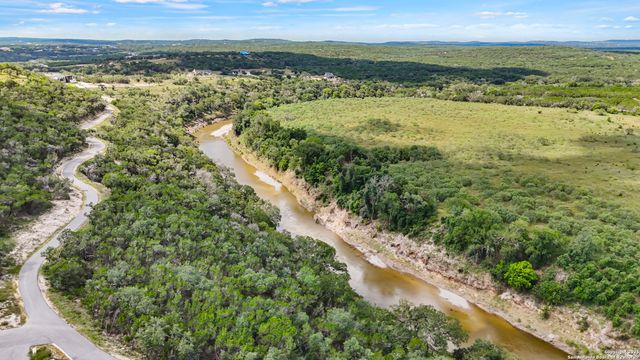1687 Noble Trl, Canyon Lake, TX 78133
