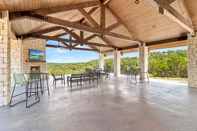 1687 Noble Trl, Canyon Lake, TX 78133