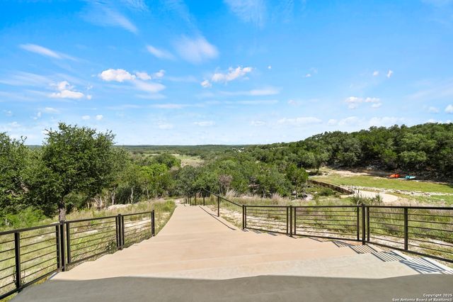 1687 Noble Trl, Canyon Lake, TX 78133