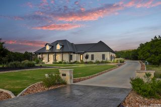 1687 Noble Trl, Canyon Lake, TX 78133