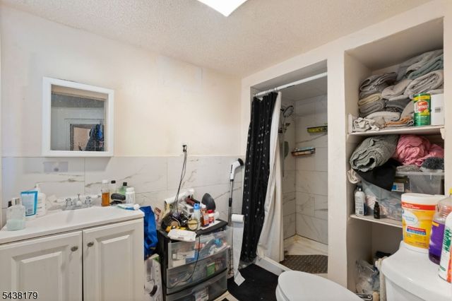 726 14Th Ave, Paterson City, NJ 07504