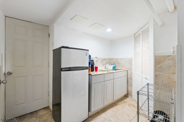 726 14Th Ave, Paterson City, NJ 07504