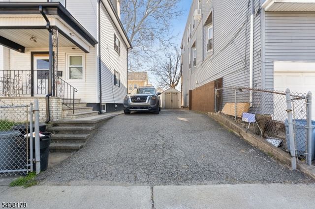 726 14Th Ave, Paterson City, NJ 07504