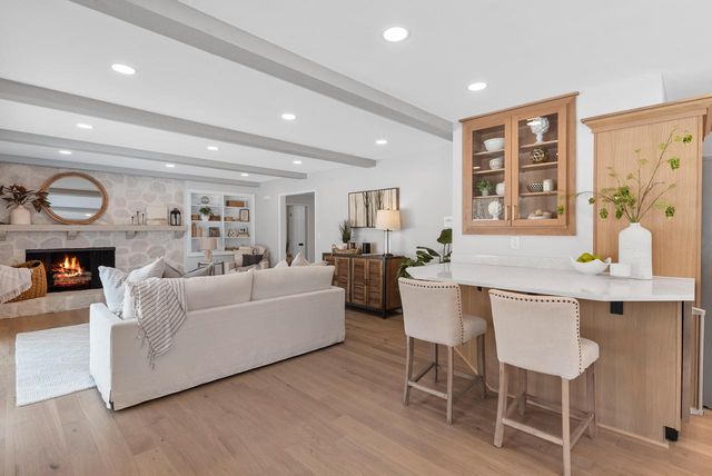 10525 N Fairway LANE, Mequon, WI 53092