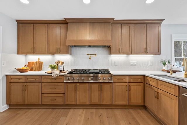 10525 N Fairway LANE, Mequon, WI 53092