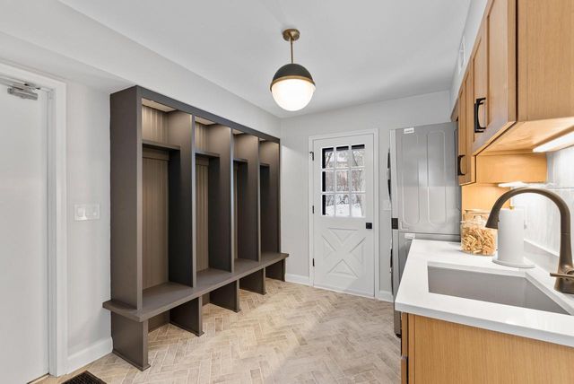 10525 N Fairway LANE, Mequon, WI 53092