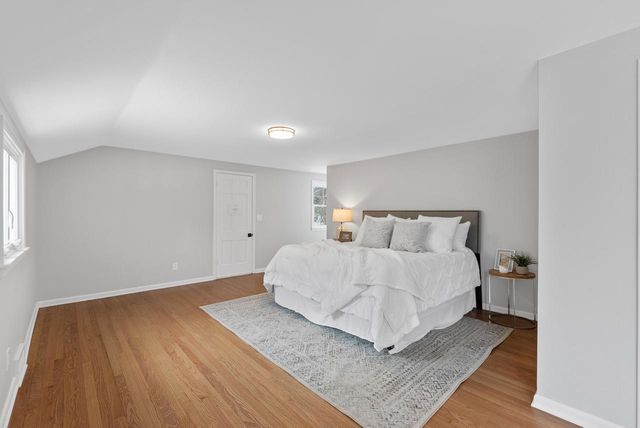 10525 N Fairway LANE, Mequon, WI 53092