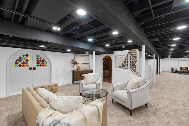 10525 N Fairway LANE, Mequon, WI 53092