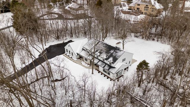 10525 N Fairway LANE, Mequon, WI 53092