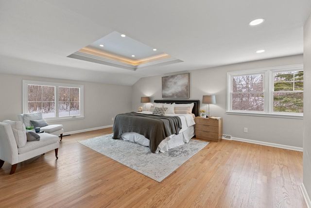 10525 N Fairway LANE, Mequon, WI 53092