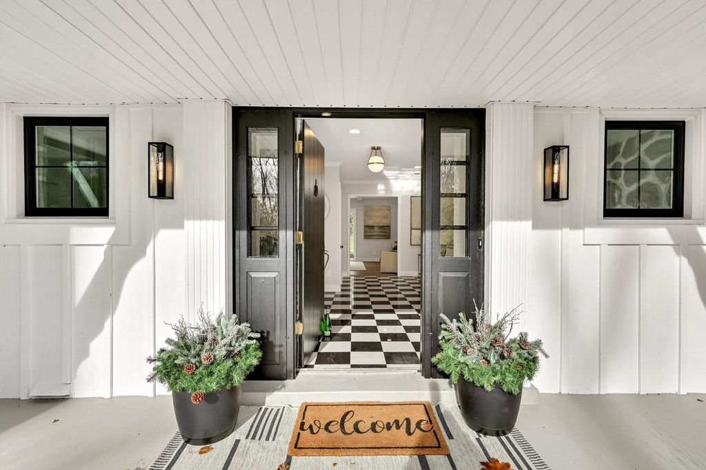 10525 N Fairway LANE, Mequon, WI 53092