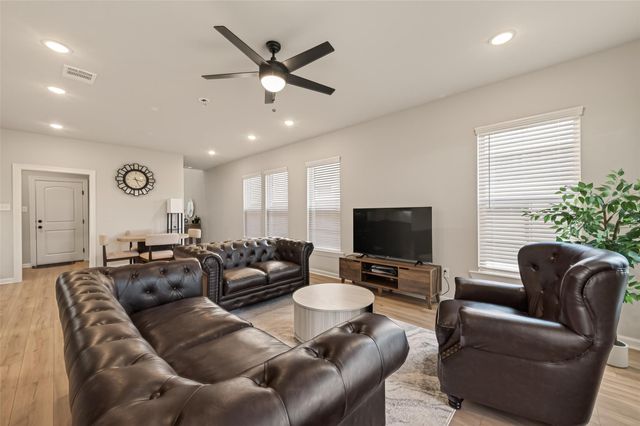 1010 Gentle Nook Drive, Beasley, TX 77417
