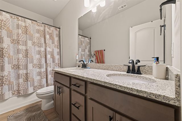 1010 Gentle Nook Drive, Beasley, TX 77417