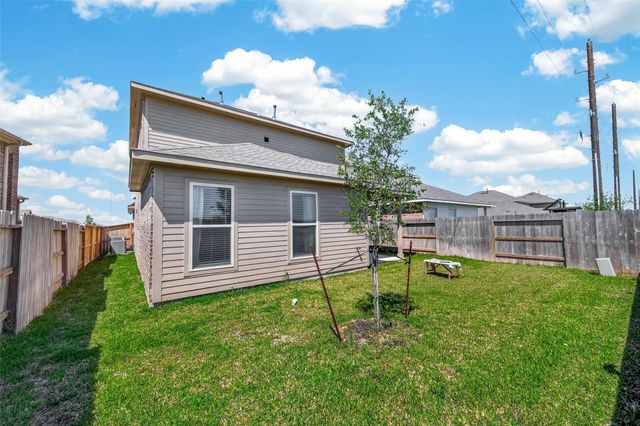 1010 Gentle Nook Drive, Beasley, TX 77417