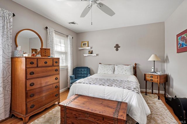 1 Atlantic Avenue 28, Farmingdale, NY 11735