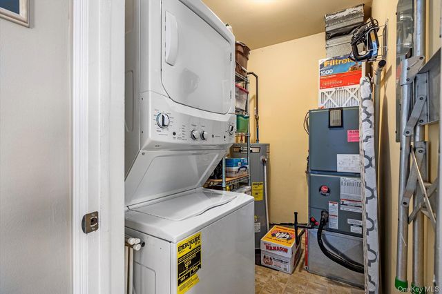 1 Atlantic Avenue 28, Farmingdale, NY 11735