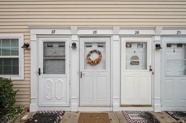 1 Atlantic Avenue 28, Farmingdale, NY 11735