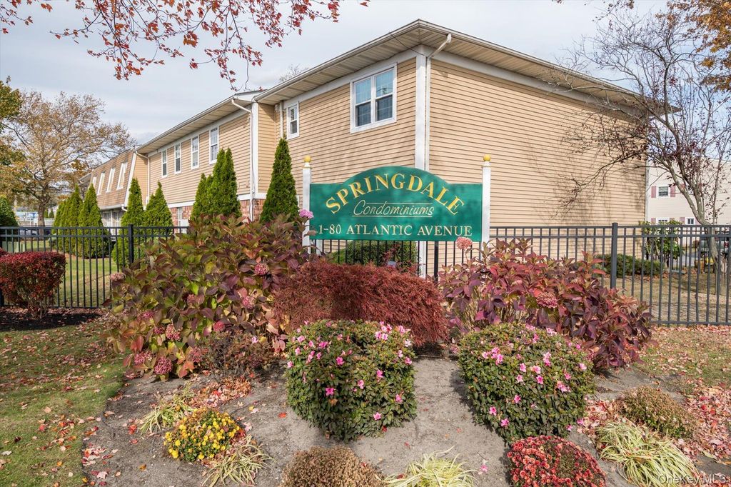 1 Atlantic Avenue 28, Farmingdale, NY 11735