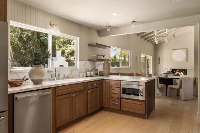12441 La Bella Dr, North Tustin, CA 92705