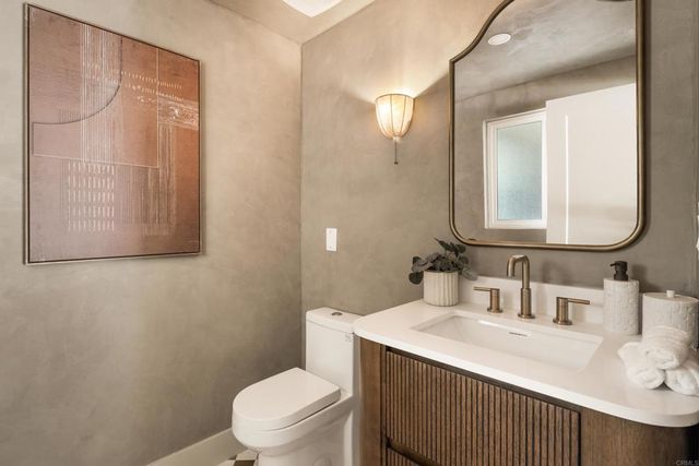 12441 La Bella Dr, North Tustin, CA 92705