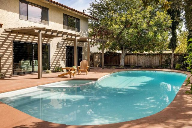 12441 La Bella Dr, North Tustin, CA 92705