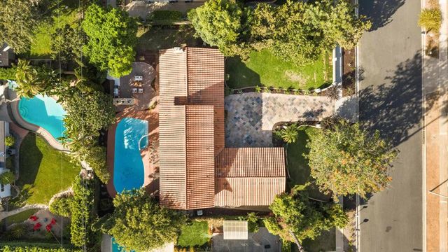 12441 La Bella Dr, North Tustin, CA 92705