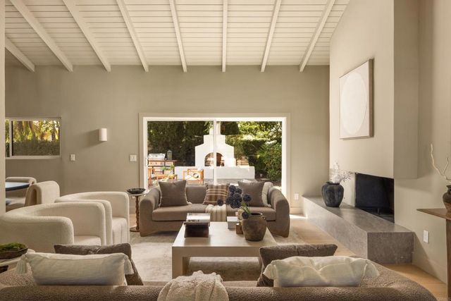 12441 La Bella Dr, North Tustin, CA 92705