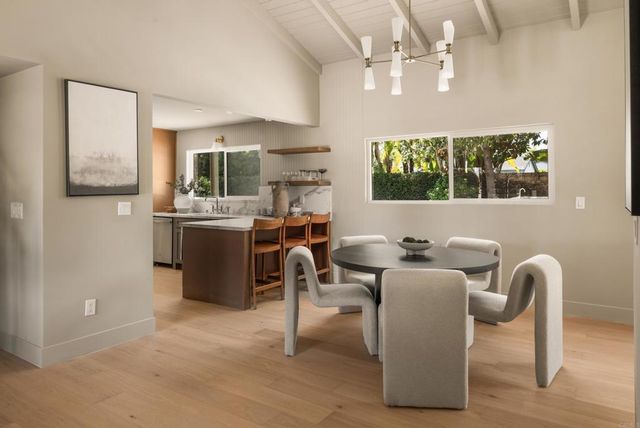 12441 La Bella Dr, North Tustin, CA 92705