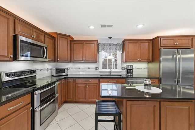 16 Palmer Mill Road, Halifax, MA 02338