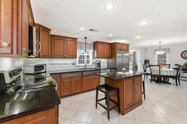 16 Palmer Mill Road, Halifax, MA 02338