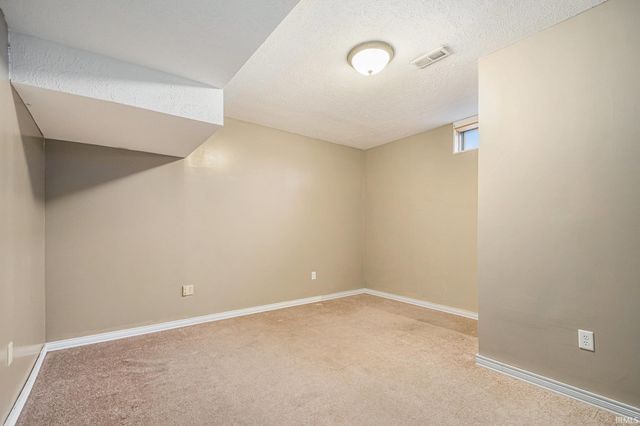 57210 White Pine Trail, South Bend, IN 46619