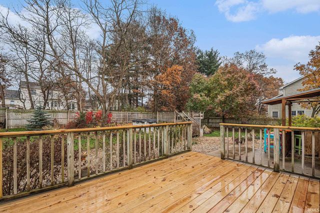 57210 White Pine Trail, South Bend, IN 46619