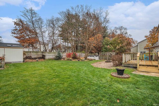 57210 White Pine Trail, South Bend, IN 46619